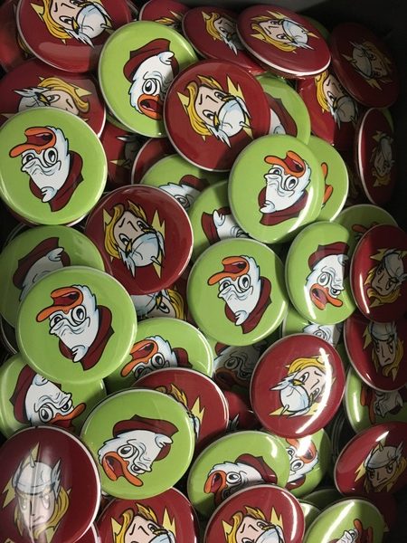 custom printed novelty buttons and pins